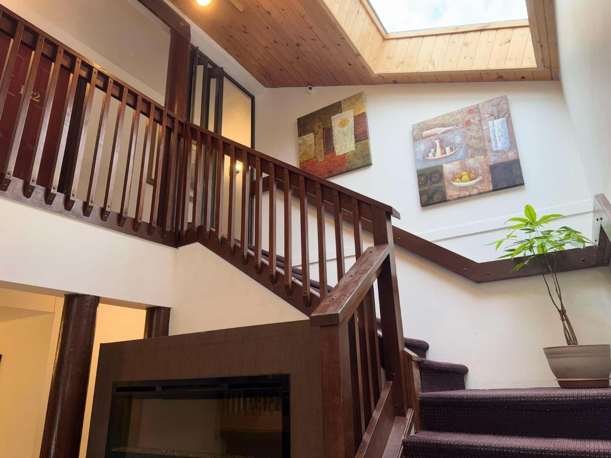 Sunshine Lodge Inn Гибсънс Екстериор снимка