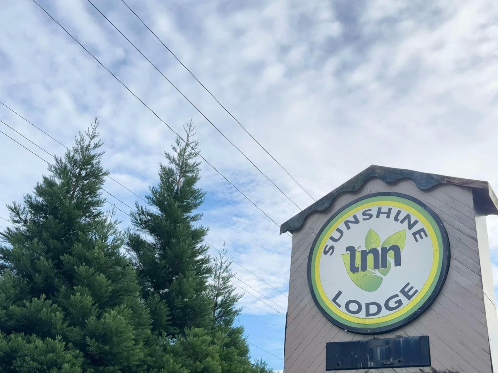 Sunshine Lodge Inn Гибсънс Екстериор снимка